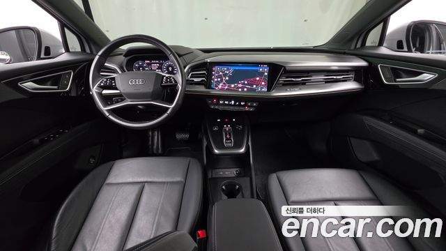 Audi Q4 e-tron 2022 — photo 10