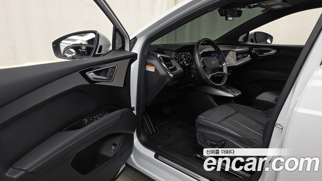 Audi Q4 e-tron 2022 — photo 13