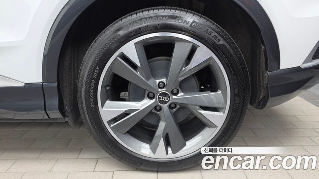 Audi Q4 e-tron 2022 — photo 7