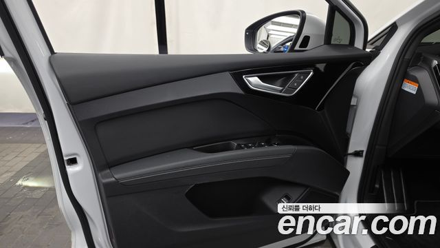 Audi Q4 e-tron 2022 — photo 14