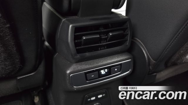 Audi Q4 e-tron 2022 — photo 31
