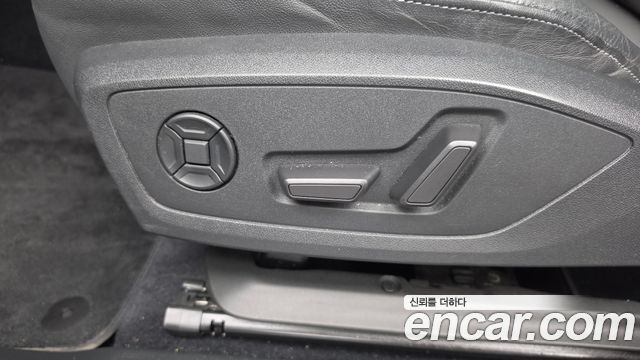 Audi Q4 e-tron 2022 — photo 32
