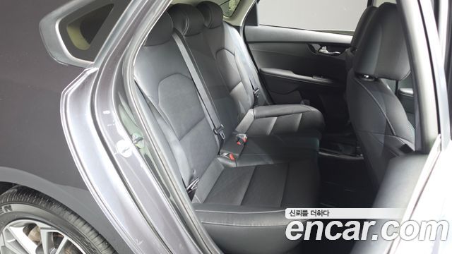 Kia K3 2023 — photo 17