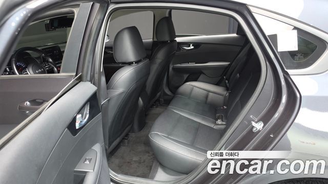 Kia K3 2023 — photo 18