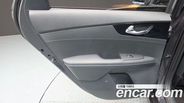 Kia K3 2023 — photo 15