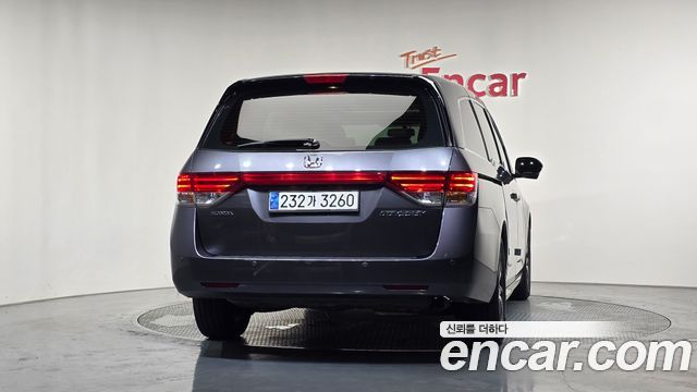 Honda Odyssey 2016 — photo 4