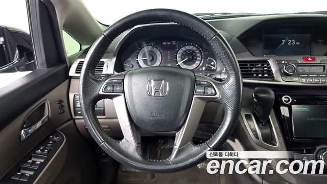 Honda Odyssey 2016 — photo 12