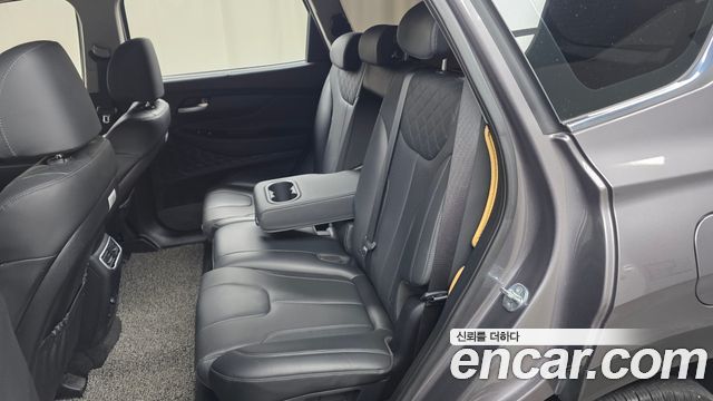 Hyundai Santafe 2022 — photo 17