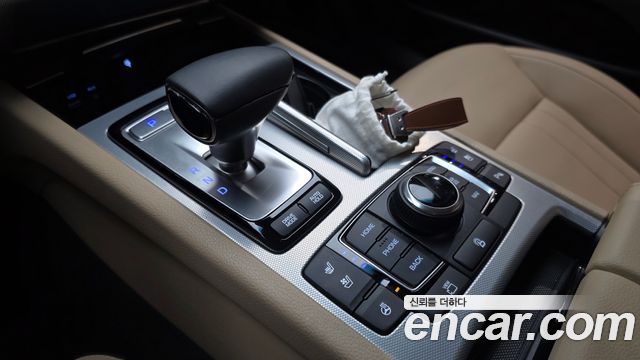 Genesis G80 2017 — photo 12