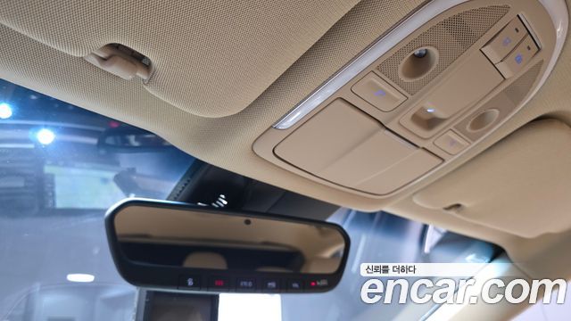 Genesis G80 2017 — photo 24