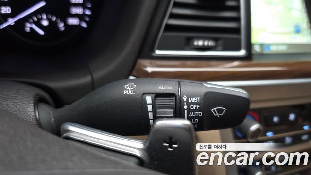 Genesis G80 2017 — photo 25