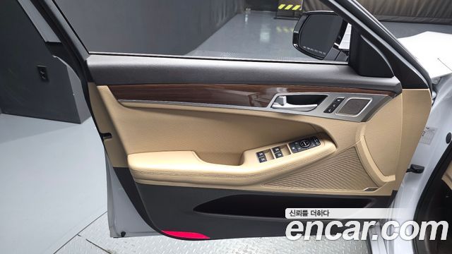 Genesis G80 2017 — photo 14