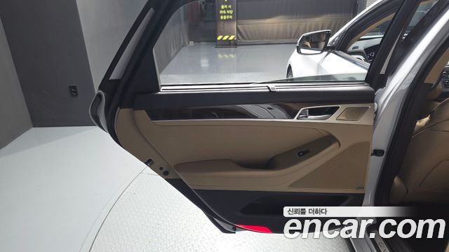 Genesis G80 2017 — photo 15