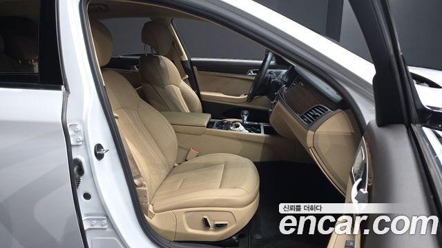 Genesis G80 2017 — photo 16