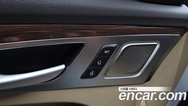 Genesis G80 2017 — photo 29
