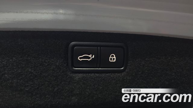 Genesis G80 2017 — photo 31