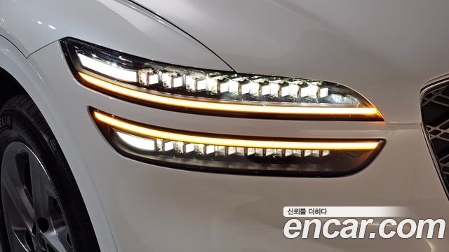 Genesis GV70 2025 — photo 8