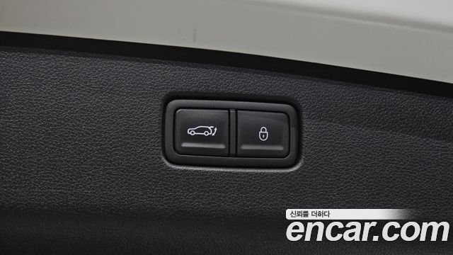 Genesis GV70 2025 — photo 32