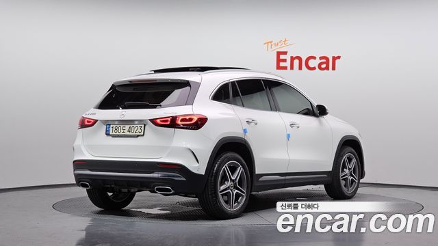 Mercedes-Benz GLA-Class 2023 — photo 2
