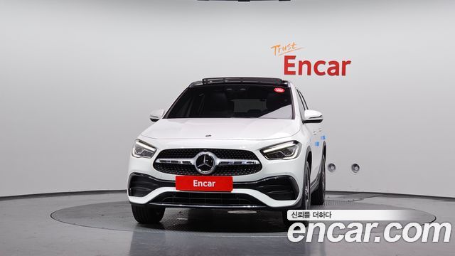 Mercedes-Benz GLA-Class 2023 — photo 3