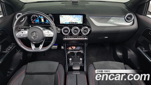 Mercedes-Benz GLA-Class 2023 — photo 11