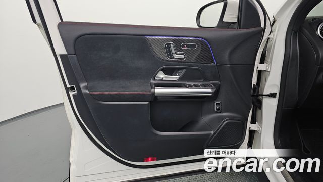 Mercedes-Benz GLA-Class 2023 — photo 20