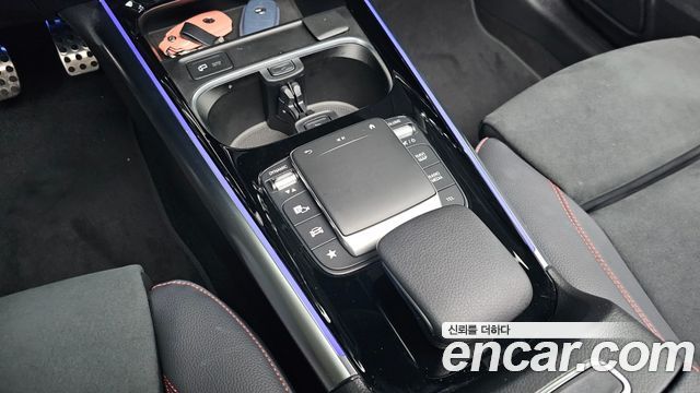 Mercedes-Benz GLA-Class 2023 — photo 21