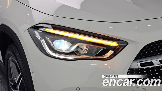 Mercedes-Benz GLA-Class 2023 — photo 8
