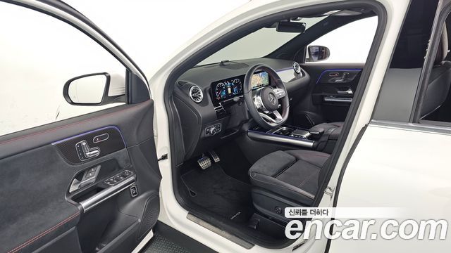 Mercedes-Benz GLA-Class 2023 — photo 27