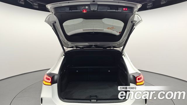 Mercedes-Benz GLA-Class 2023 — photo 31