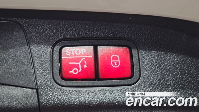 Mercedes-Benz GLA-Class 2023 — photo 32