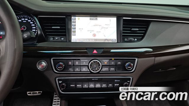 Kia K7 2018 — photo 19