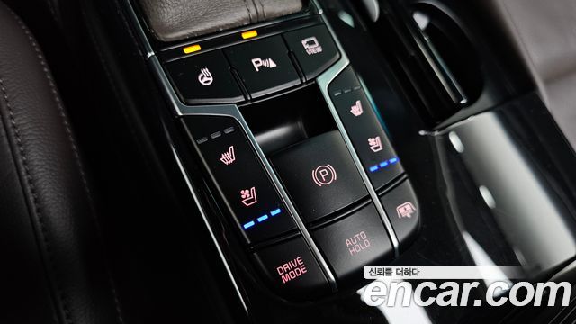 Kia K7 2018 — photo 24
