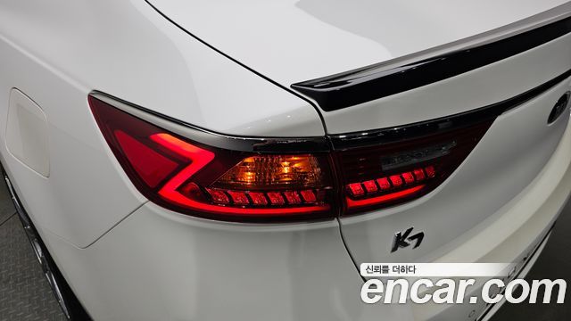Kia K7 2018 — photo 9