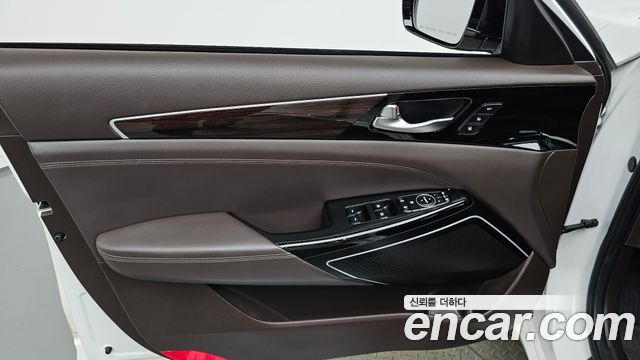 Kia K7 2018 — photo 14