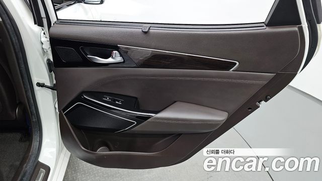 Kia K7 2018 — photo 15
