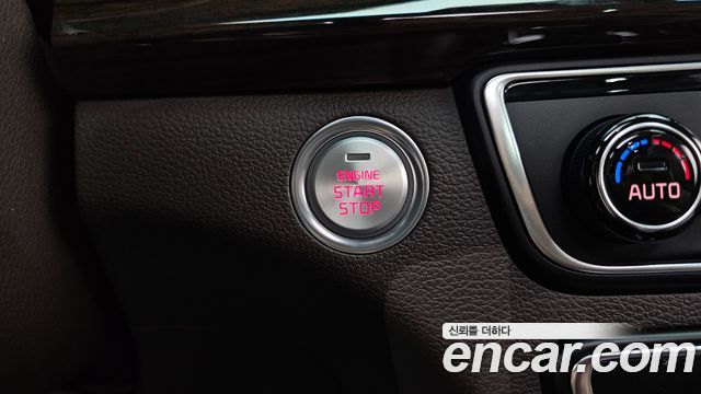 Kia K7 2018 — photo 27