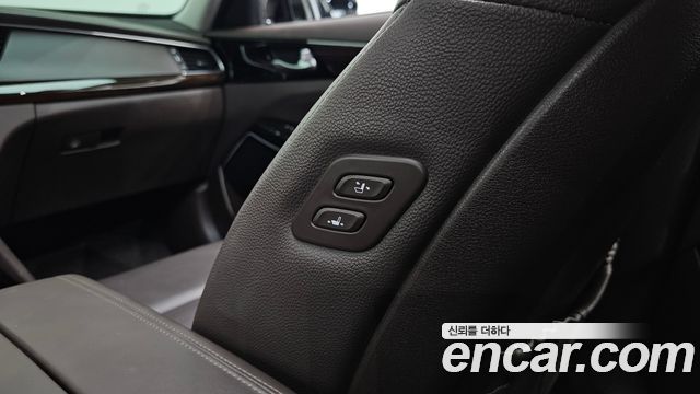 Kia K7 2018 — photo 31