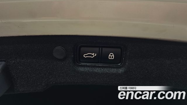Kia K7 2018 — photo 32
