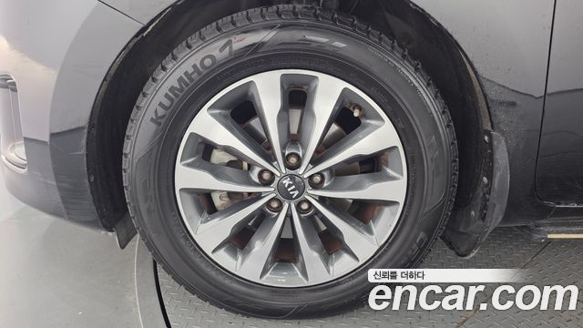 Kia Canival 2015 — photo 5