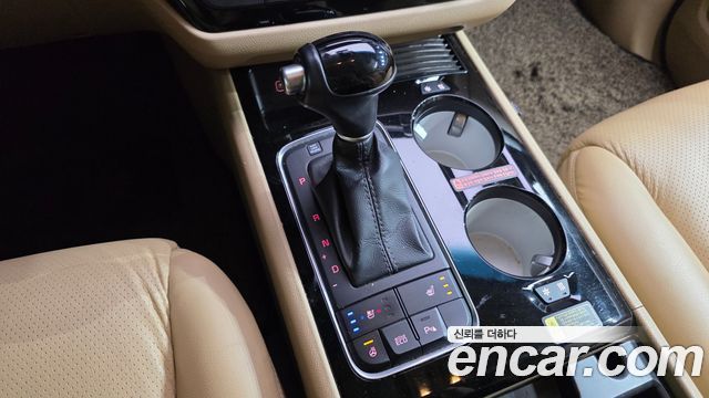 Kia Canival 2015 — photo 9