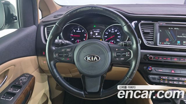Kia Canival 2015 — photo 13