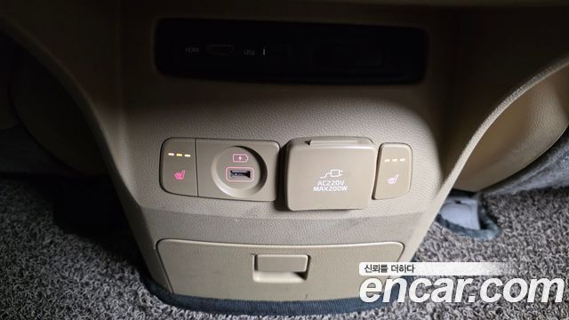Kia Canival 2015 — photo 17