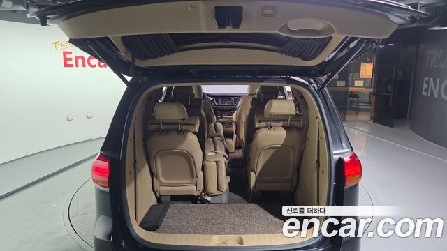 Kia Canival 2015 — photo 20