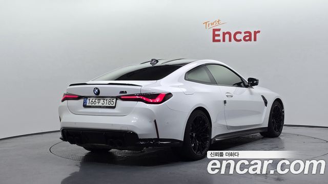 BMW M4 2021 — photo 2