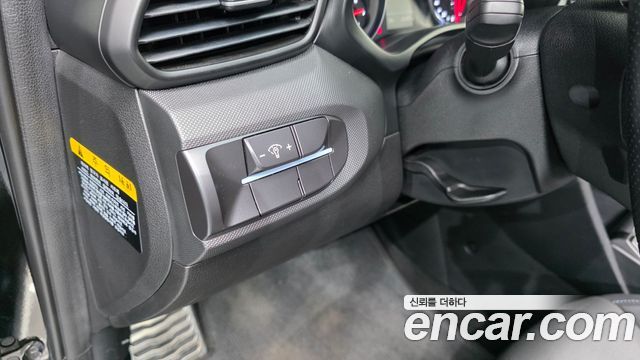 Hyundai Veloster 2019 — photo 24