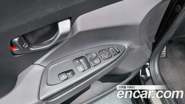 Hyundai Veloster 2019 — photo 26