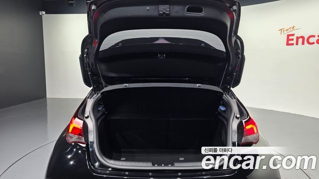Hyundai Veloster 2019 — photo 32