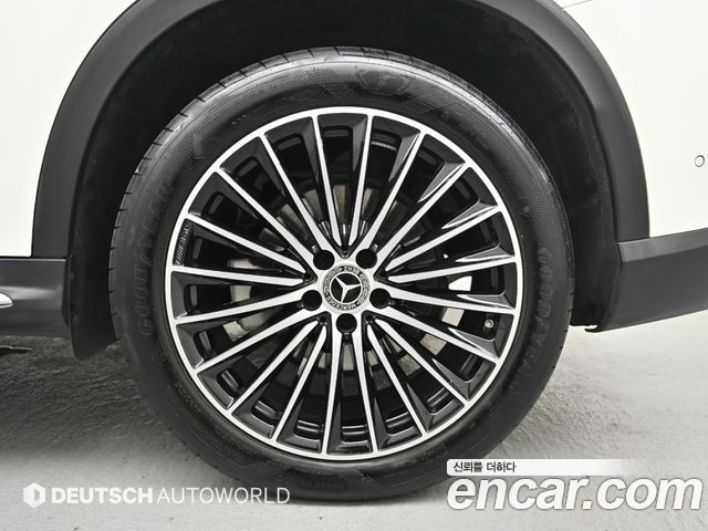 Mercedes-Benz GLC-Class 2025 — photo 5
