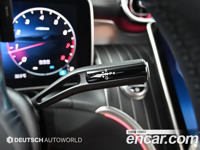 Mercedes-Benz GLC-Class 2025 — photo 9